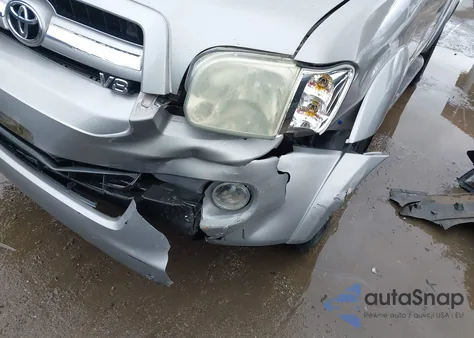 2006 Toyota Sequoia Sr5 V8 z USA, uszkodzony, nr VIN 5TDBT44A76S267376